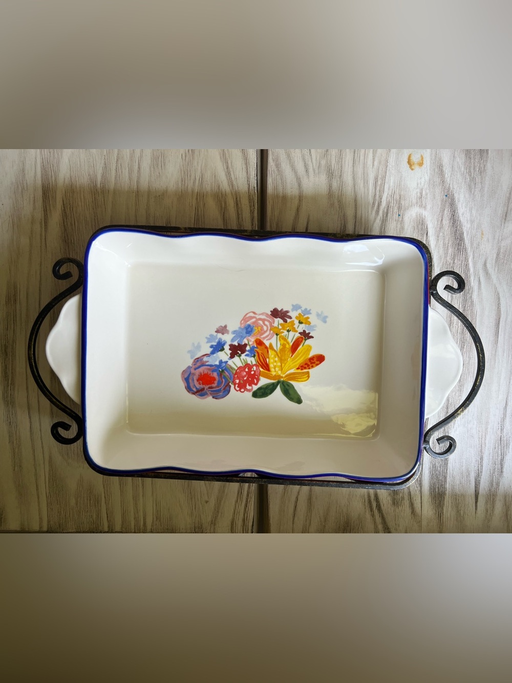 The Pioneer Woman Stoneware Casserole Baking Dish w/ Decorative Iron Trivet EUC - Picture 3 of 9